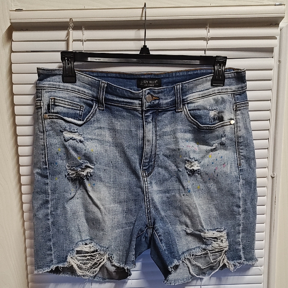 Judy Blue Paint Splatter Shorts